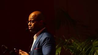 Embrasser la Mésofinance en Afrique | Jean Luc Konan | TEDxAbidjan