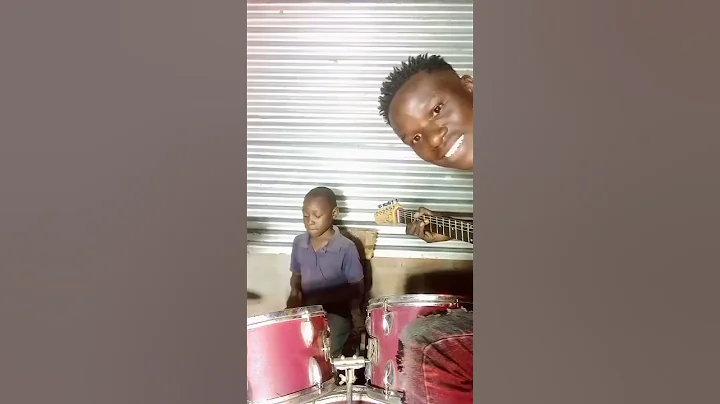 Elijah solo🎸🇺🇸 and Jojo🥁#subscribe #music #inshot #viral #views