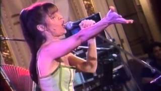 Fabiana Cantilo en el Salón Blanco (17-12-2005) - DVD completo