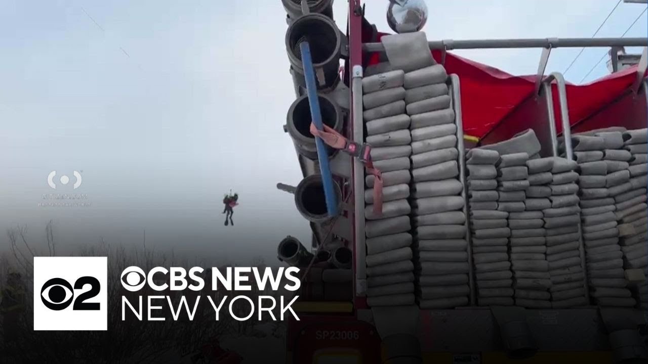 3 people rescued after falling through ice in Queens, FDNY says - YouTube