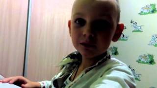 Мальчик учит уроки а попугайчик ему мешает :) Мальчик учит уроки а попугайчик ему мешает :)