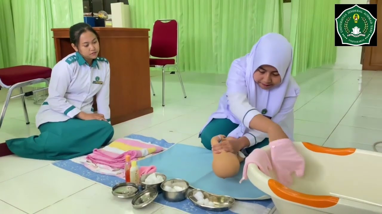 Memandikan Bayi dan Perawatan Tali Pusar - Reni Rahmadhani 