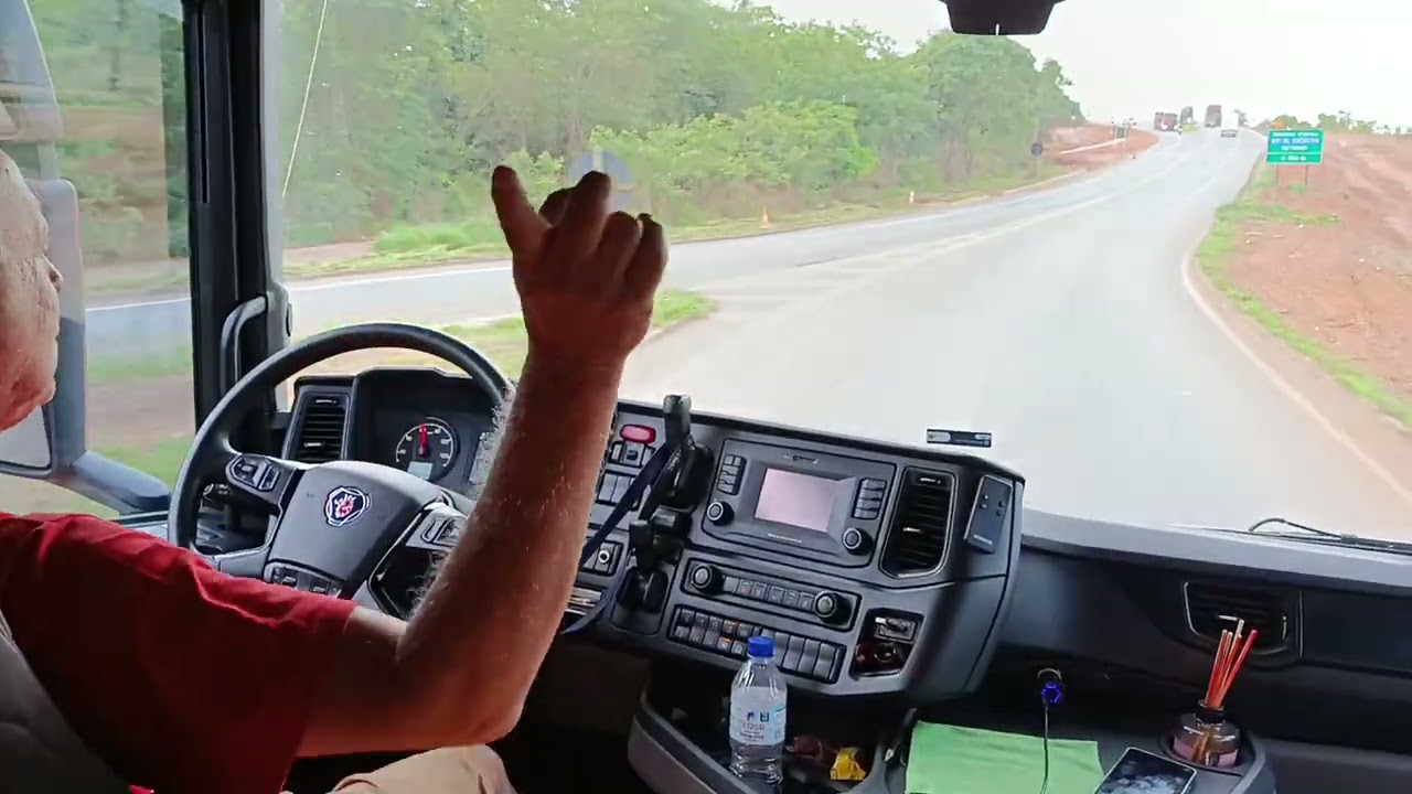 EP51/DEZ/25 MG 135 saíndo de Montes Claros. 