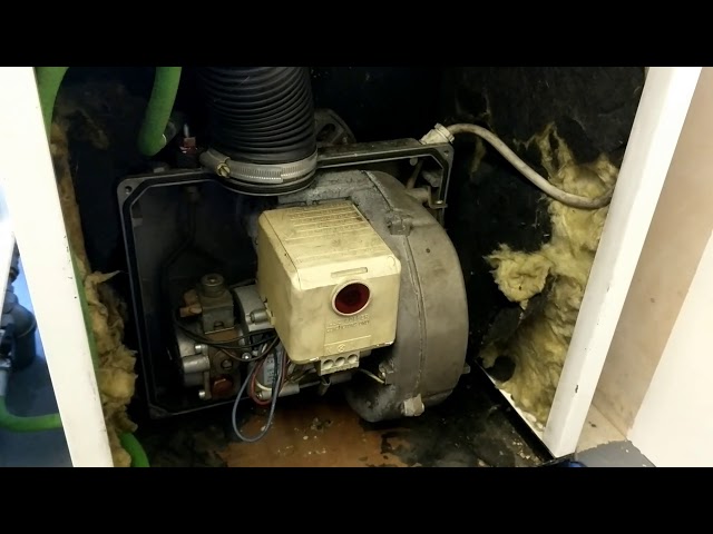 Trianco Eurostar 50/60 Oil Boiler with Problem Firing - YouTube