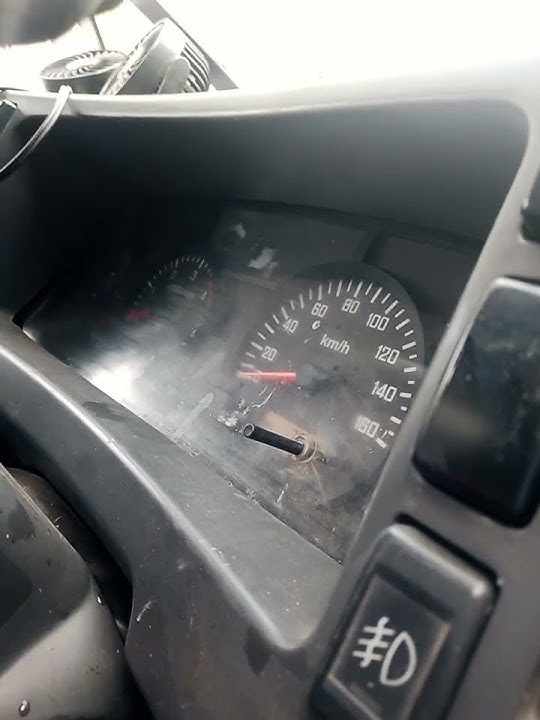 Download lagu boster rem isuzu elf bermasalah .   saat di copot selang masih ada angin .rem di injek angin ngempos