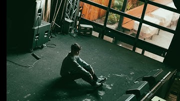 XAVIER WEEKS - tonight !