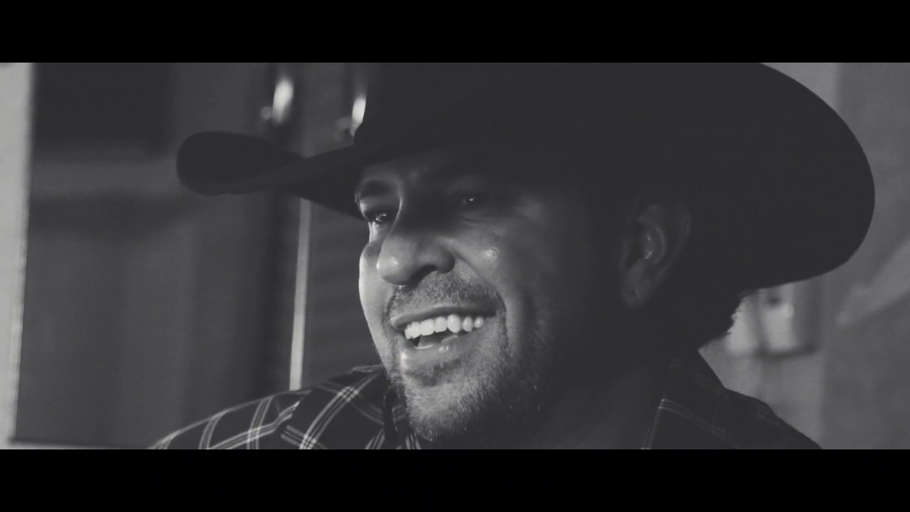 Guarda Jon Wolfe - Feels Like Country Music (Official Video) su YouTube Guarda Jon Wolfe - Feels Like Country Music (Official Video) su YouTube