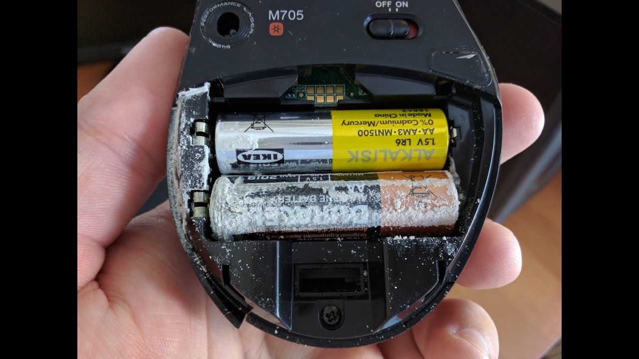 Потекли батарейки - Как правильно удалить электролит с контактов ...