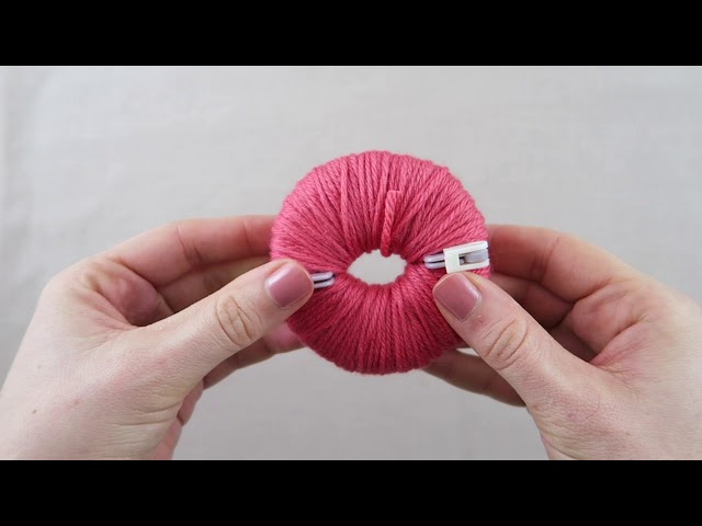 How to make a Yarn pompom maker tutorial – Meladora's Creations