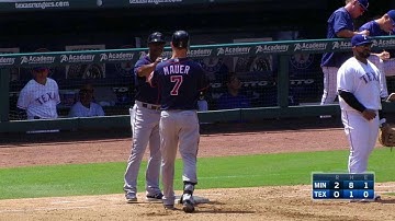 MIN@TEX: Mauer extends the lead with an RBI single