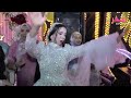 العروسة وصديقاتها ول عوا الفرح رقص دلع وأجواء مولعة من أول دقيقة العروسة وصديقاتها ول عوا الفرح رقص دلع وأجواء مولعة من أول دقيقة