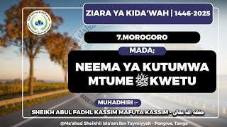 Teatrda rus pornosini tomosha qiling