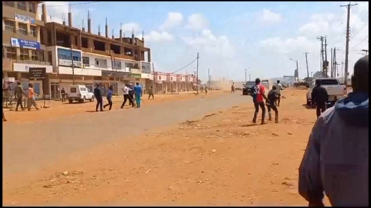 Wajackoyah Oparanya Stoned In Busia Maandamano Wednesdaypolice Forced To Provide Them Security 