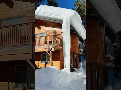 A comfortable way deicing #satisfyling #asmr #ice #fyp #oddlysatisfying