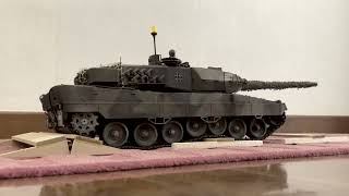 3 Generations of German Tanks - Panther G, Leopard 1A4, Leopard 2A6 - Tamiya, Heng Long