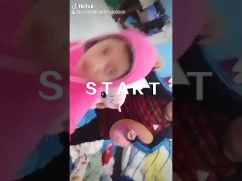 Budak bocah main tik tok