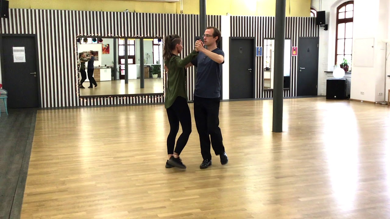 Tanzhaus Langsamer Walzer  7 Chassé aus Promenadenposition