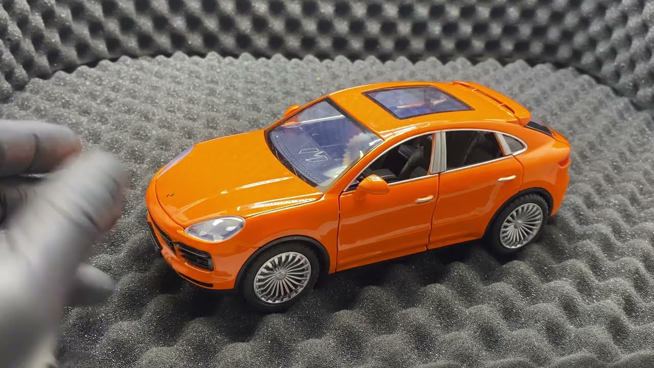 Unboxing Macheta metal Porsche Cayenne S  deschide usi, capota si portbagaj