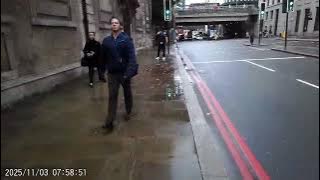 LD68ZGR WhiteTaxiJumpRed 2025 1103 075416 002