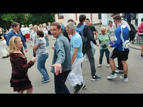 4.06.23Г. И На Губах Помада.... Звучит На Танцполе В Гомеле...