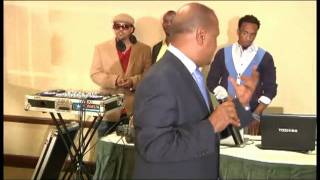 Xasan Aadan Samatar Caashaqa Hakala Qubinee New Song Resimi