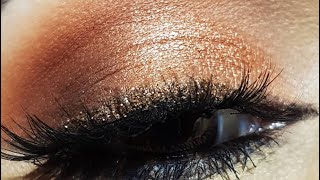 Brown and coppery Eyemakeup