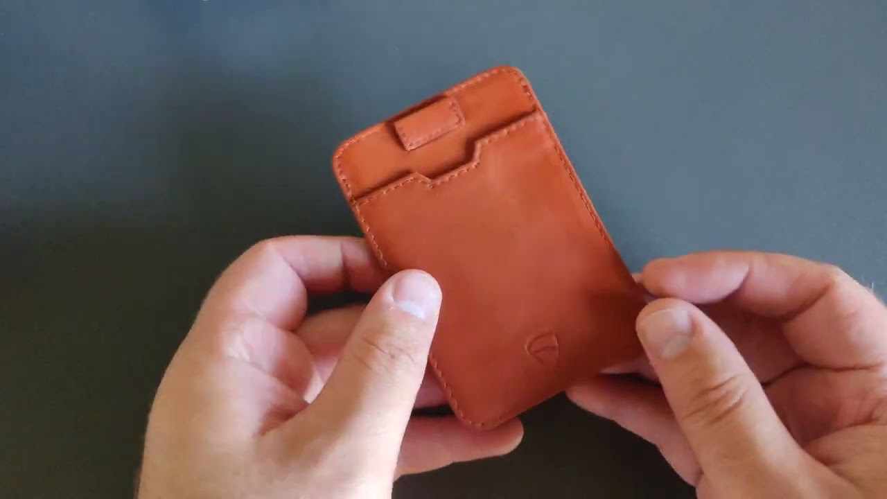Vaultskin London card wallet unboxing