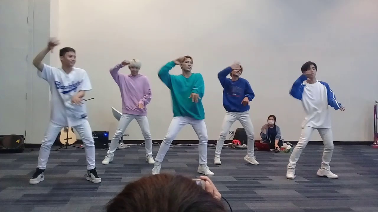 130718 에스비 (SB19) Momoland 'Bboom Bboom' Dance Cover