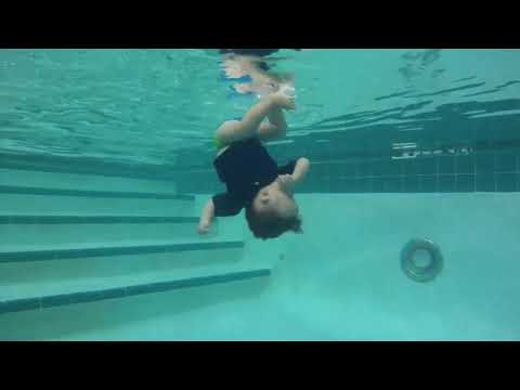 Yüzmeyi Yürümeden Önce Öğrenen Bebekler - İnfants Swimming