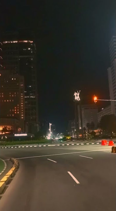 sekedar cuplikan video pendek dari jalan jalan malam di jakarta