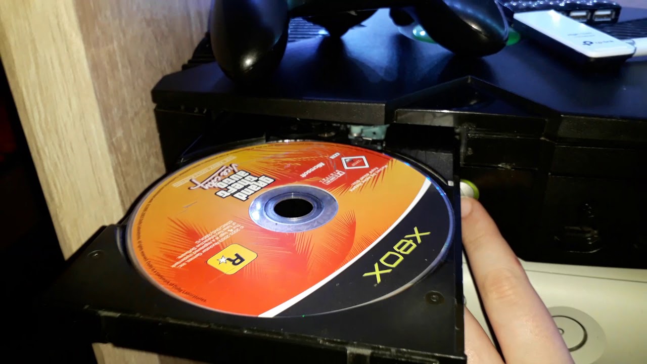 Xbox classic disc drive won't close i need to close it by hand to play