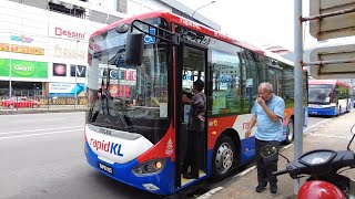 RAPID625 at a Bus Stop | rapidKL Higer Midibus