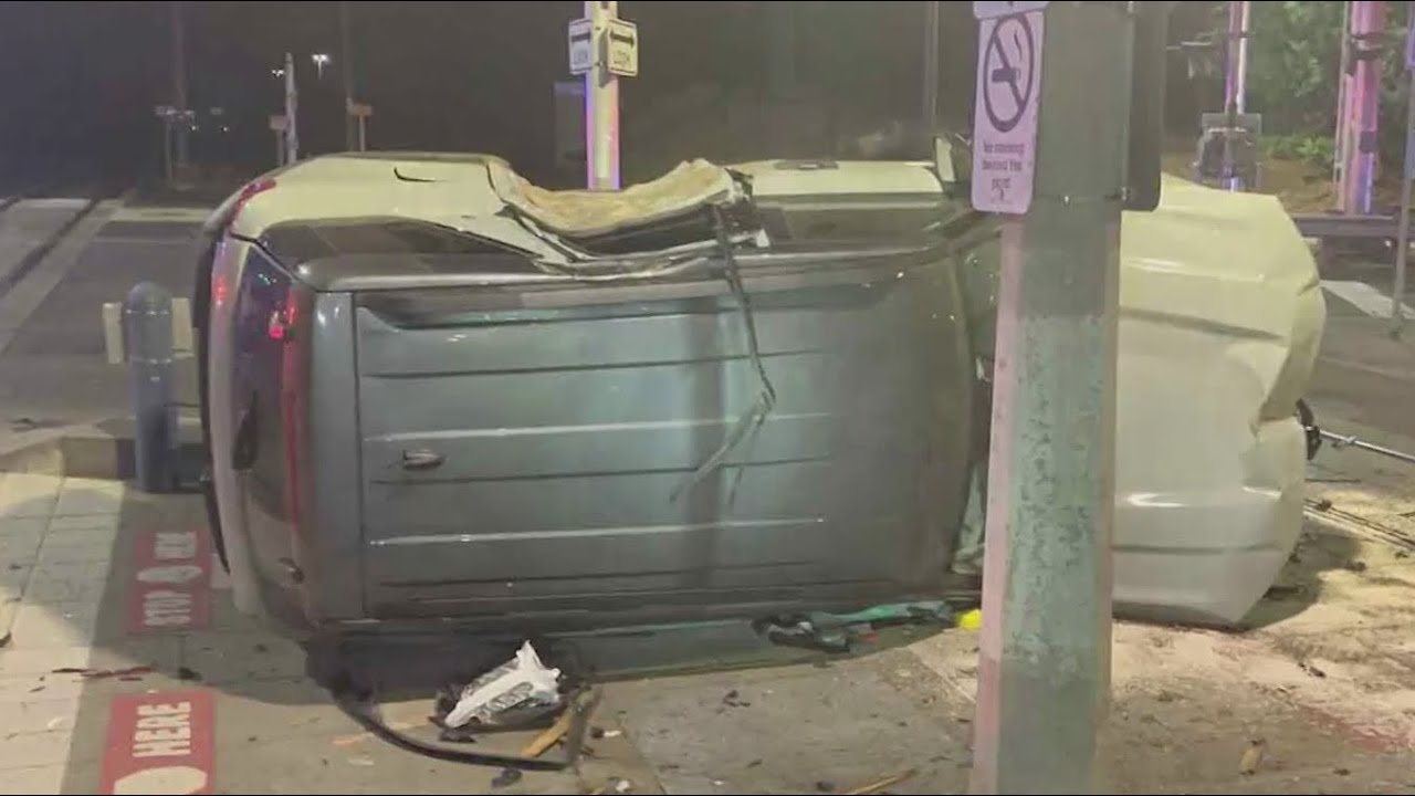Teen accused of crashing stolen car into Beaverton power pole - YouTube