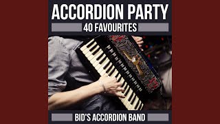 Video thumbnail of "Bid's Accordion Band - Mull of Kintyre"