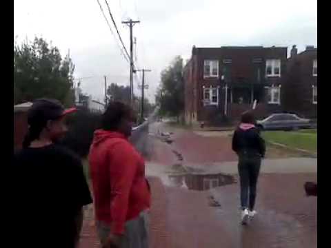 Chics Brawl/fight in North St. Louis, Mo. - YouTube
