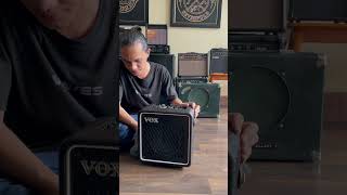Barang Second Hand Ampli Guitar Vox VMG-10 Mini Go 10-watt Portable Guitar Amp - WA 087748514337