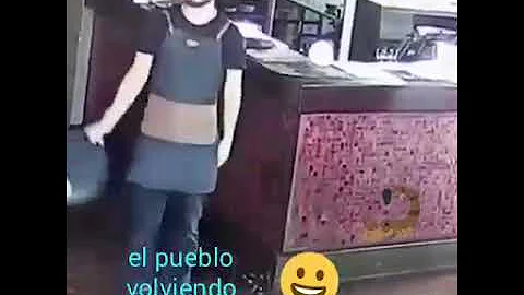 El pueblo volviendo