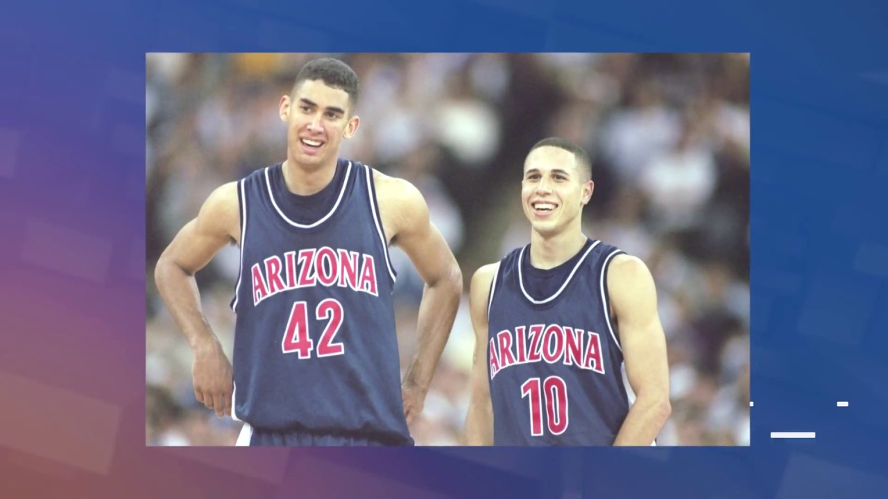 Arizona Wildcats legend Mike Bibby earns college degree … from UNLV