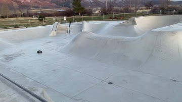 Team associated Rival mt10 skate park ouch !