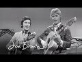 Capture de la vidéo Joe Brown / Bobby Vee - Wake Up Little Suzie (Set 'Em Up Joe, 21.06.1969)