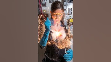 Android got an electric shock 🤯🫢🫨😧⚡️ #android #humanoid #futuristic