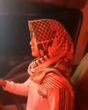 Cewek nyetir truck di malam hari 😮