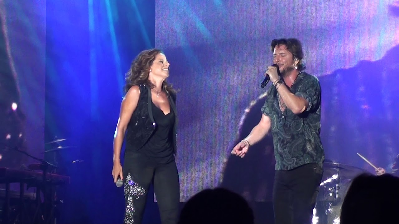 Pequeña sonrisa sonora con Pastora Soler  Isla Cristina 26 VIII 17