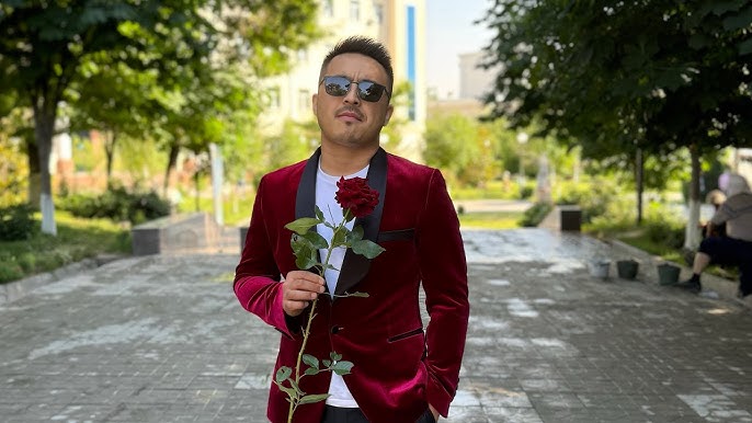 Ozini ehtiros bilan erkalaydi Leggings kiygan qizlar onlayn porno