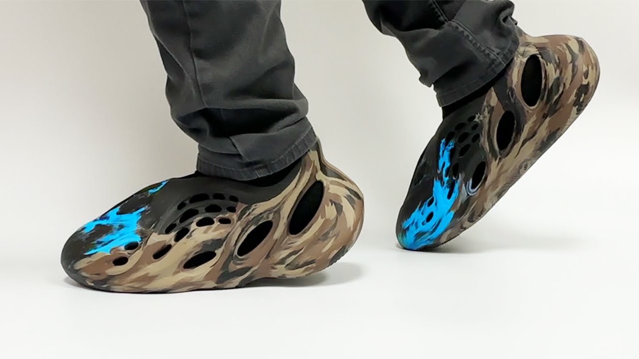 YEEZY FOAM RUNNER MX CINDER | REVIEW, ON-FOOT, & SIZING - YouTube