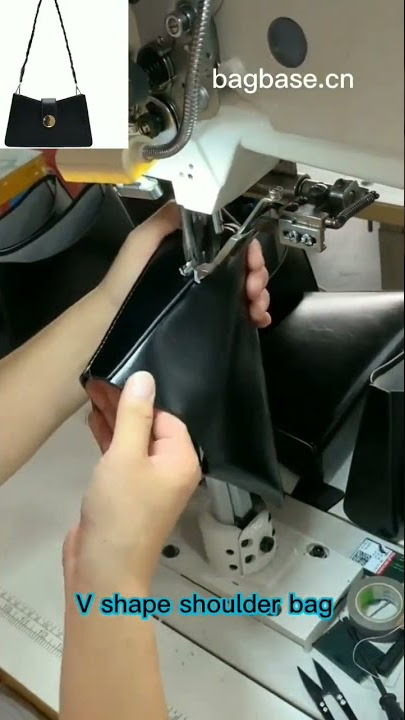 V shape shoulder underarm bag producing.#kaishibagfactory #bagfactory #bags #oem #business