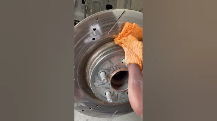 How I Clean Rusty Brake Rotors #shorts - DayDayNews