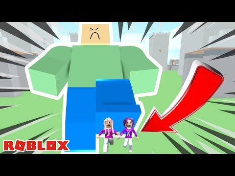 CRUSHED BY AN ANGRY GIANT! / Roblox: Giant Survival 2