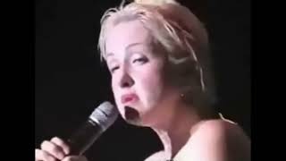 Cyndi Lauper - Walk On By [Live]