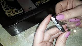 видео: Как подготовить швейную машинку Зингер к работе. How to prepare a Singer sewing machine for work. картинка: Как подготовить швейную машинку Зингер к работе. How to prepare a Singer sewing machine for work.